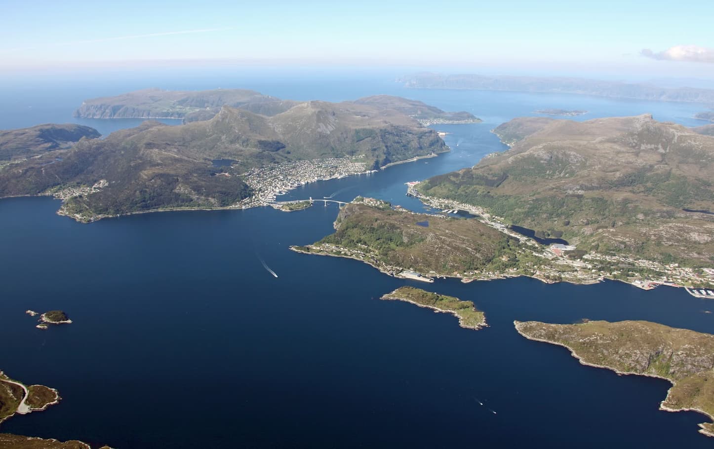 The coastline around Vågsøy
